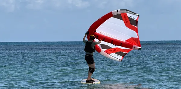 Jag försöker surfa wingfoil